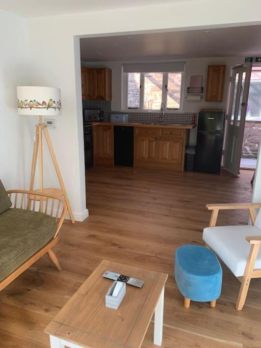 Cottage With Outstanding Views Velindre  Bagian luar foto