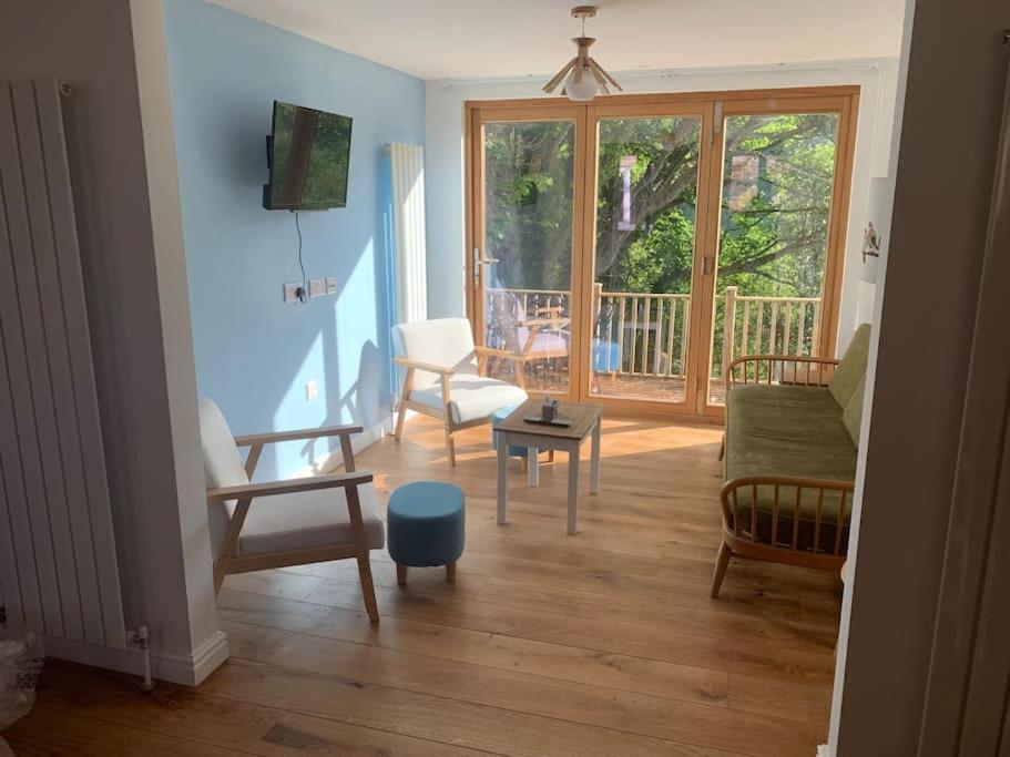 Cottage With Outstanding Views Velindre  Bagian luar foto